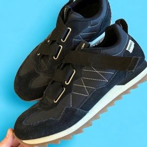 Merrell Women Black Alpine Cross Sneakers. Women 7.5